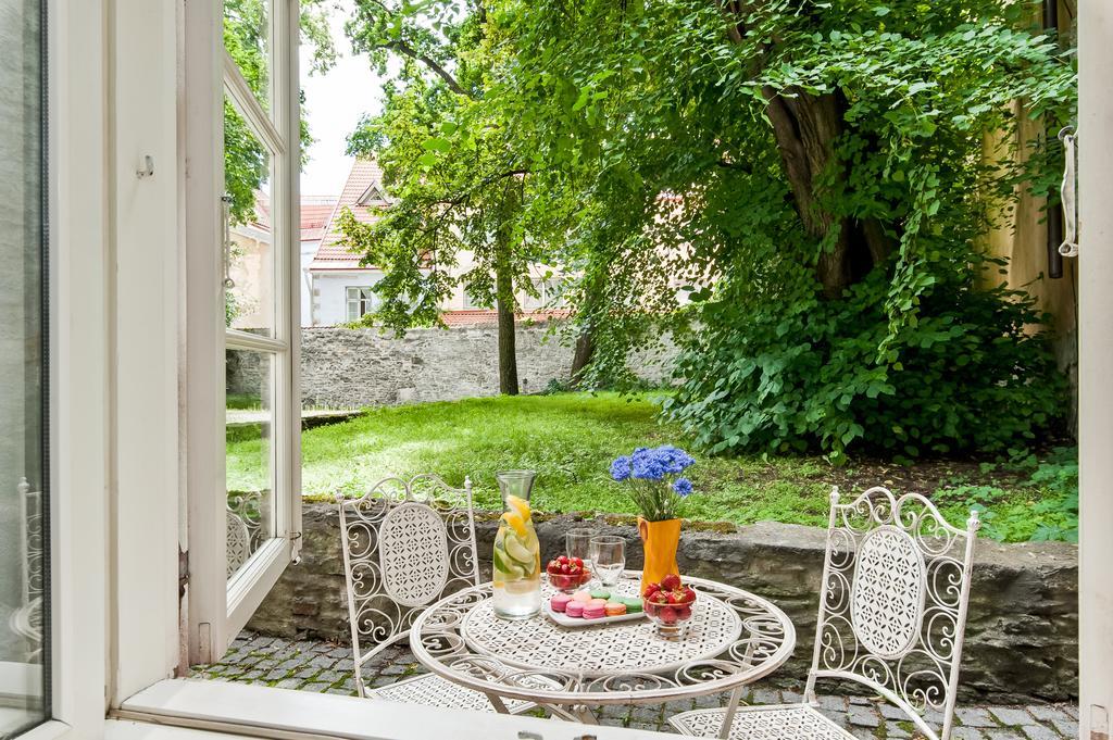 Old Town Central Apartment Таллин Экстерьер фото
