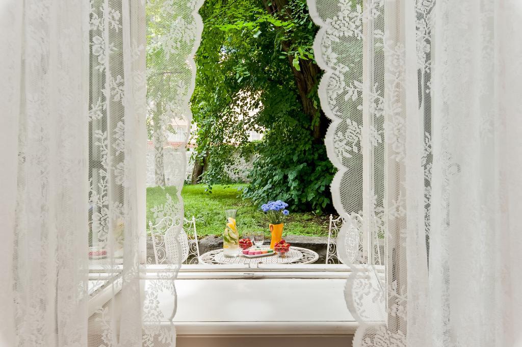 Old Town Central Apartment Таллин Экстерьер фото