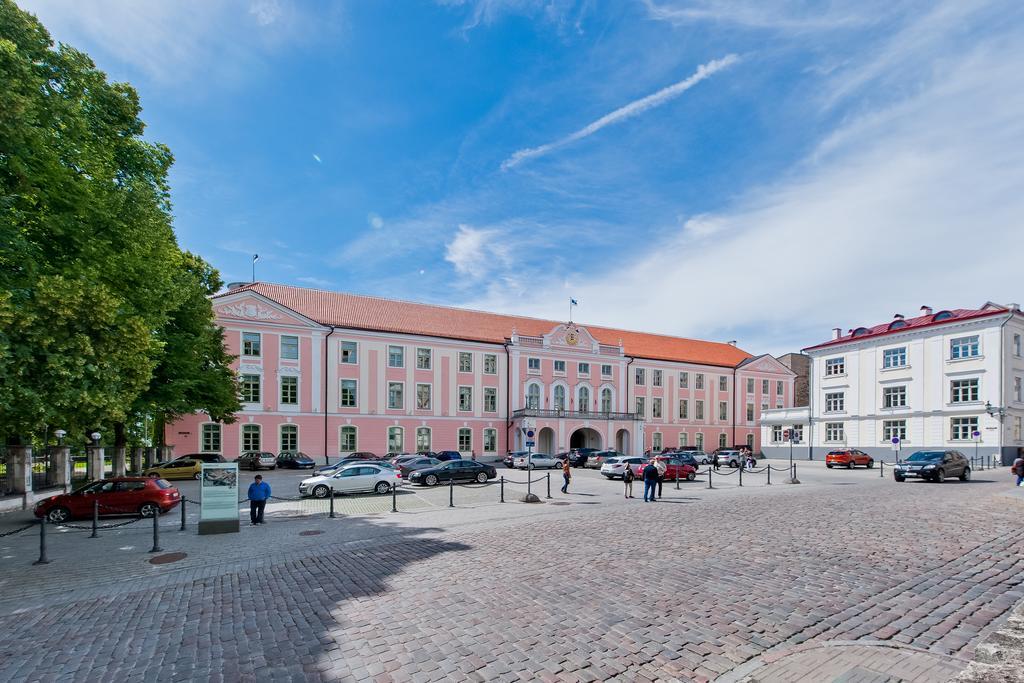 Old Town Central Apartment Таллин Экстерьер фото